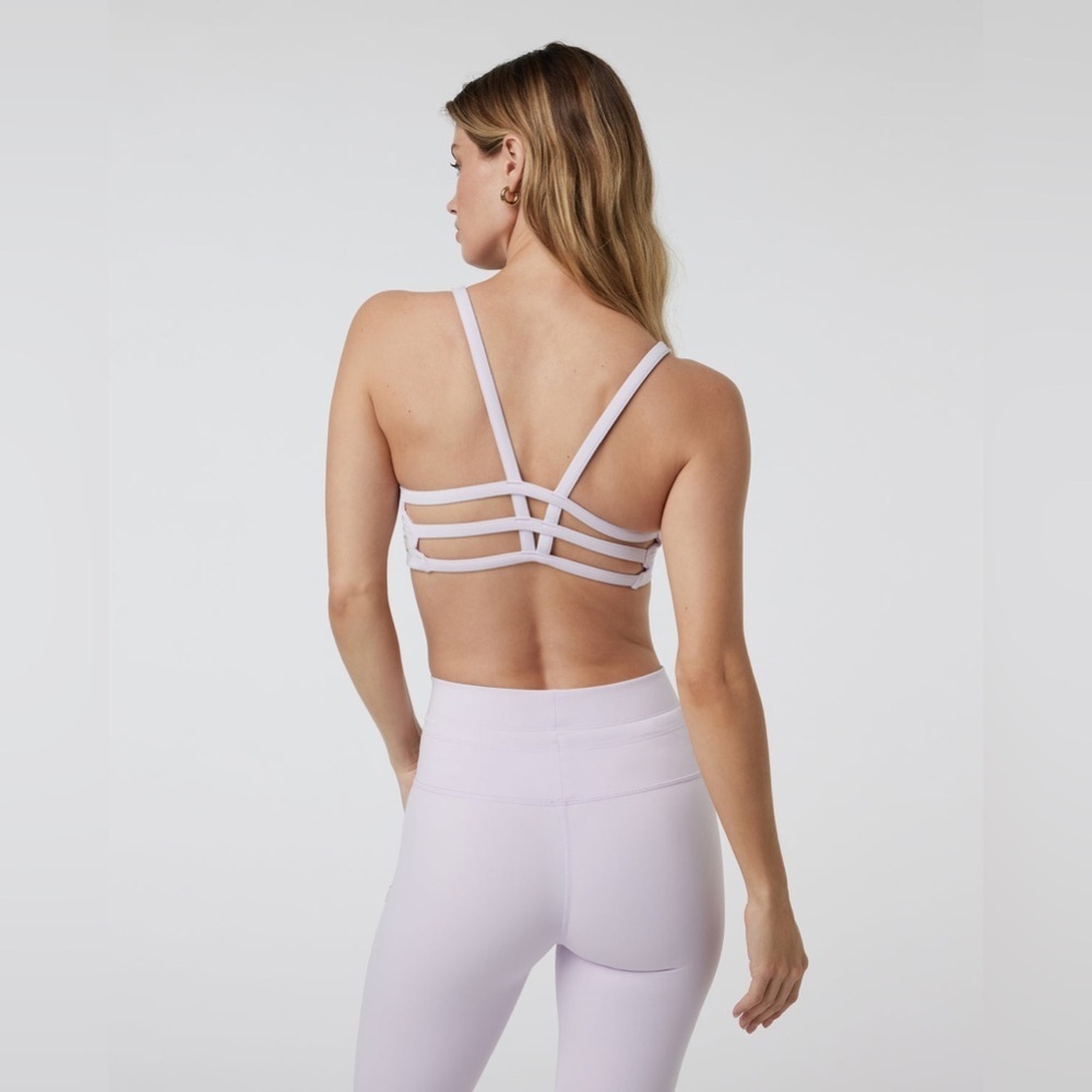 Vuori Yosemite Bra color spearmint